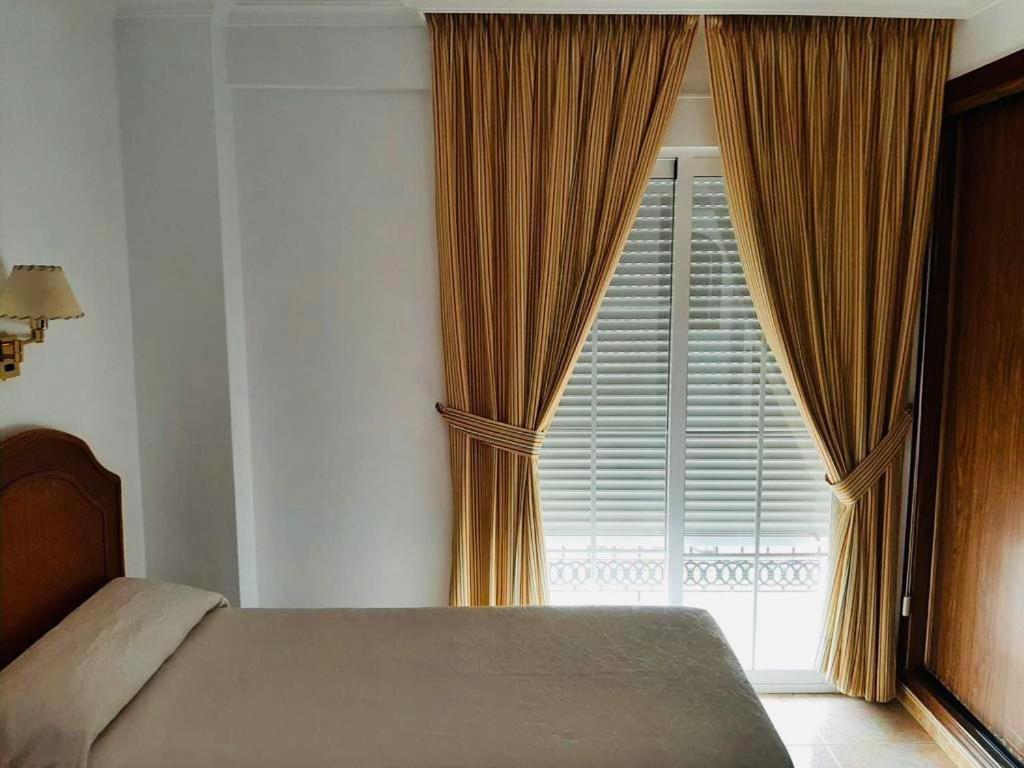 Apartamentos Balcon De Carabeo Nerja Luaran gambar
